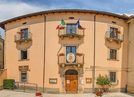 Carmela E Gennaro *