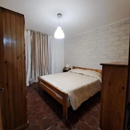 Carmela E Gennaro アパート *